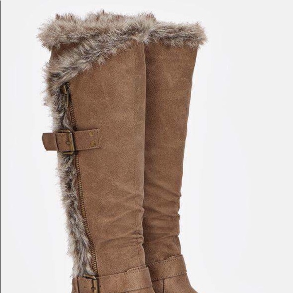 Boots - Picture 5 of 6